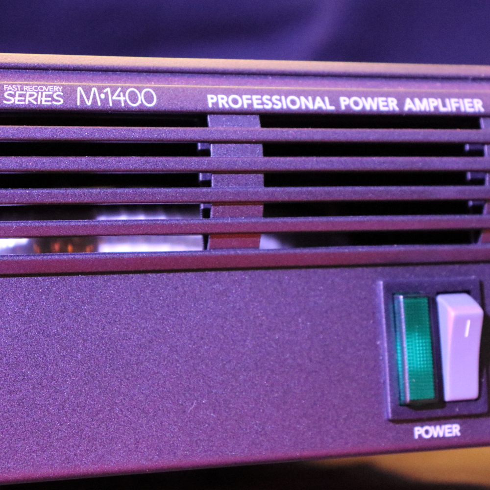 mackie m1400i power amplifier